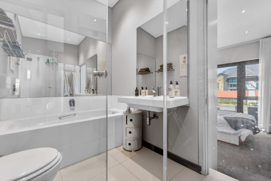 2 Bedroom Property for Sale in Green Point Western Cape